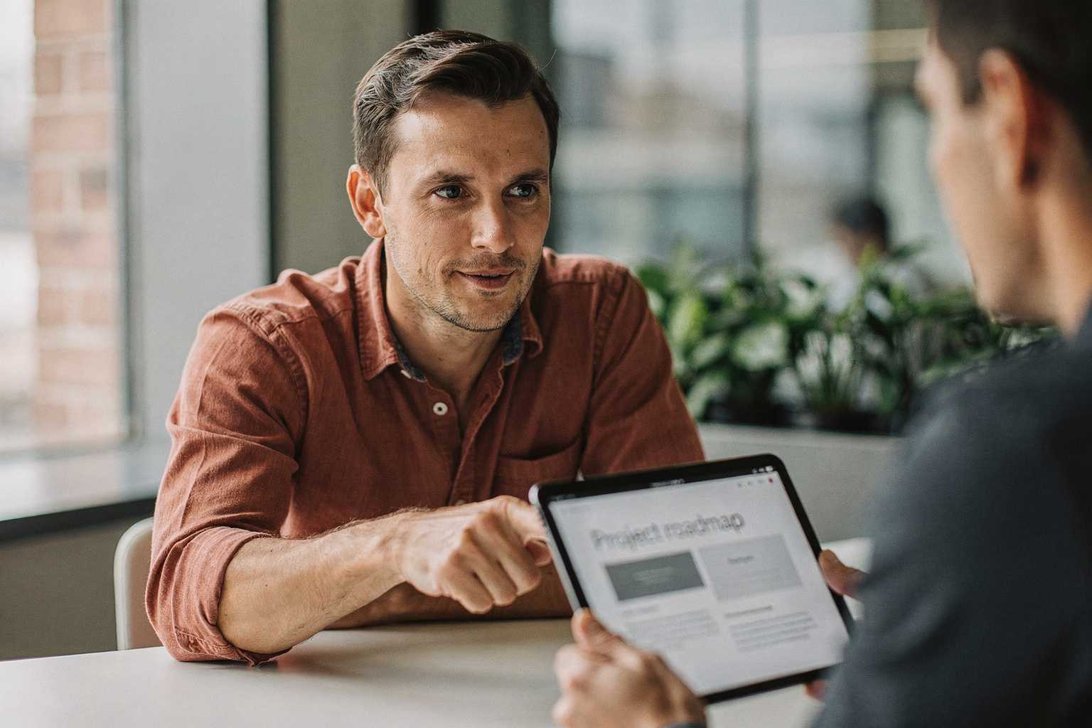 DocuSign alternatives for HR: which tools have eSign built in?